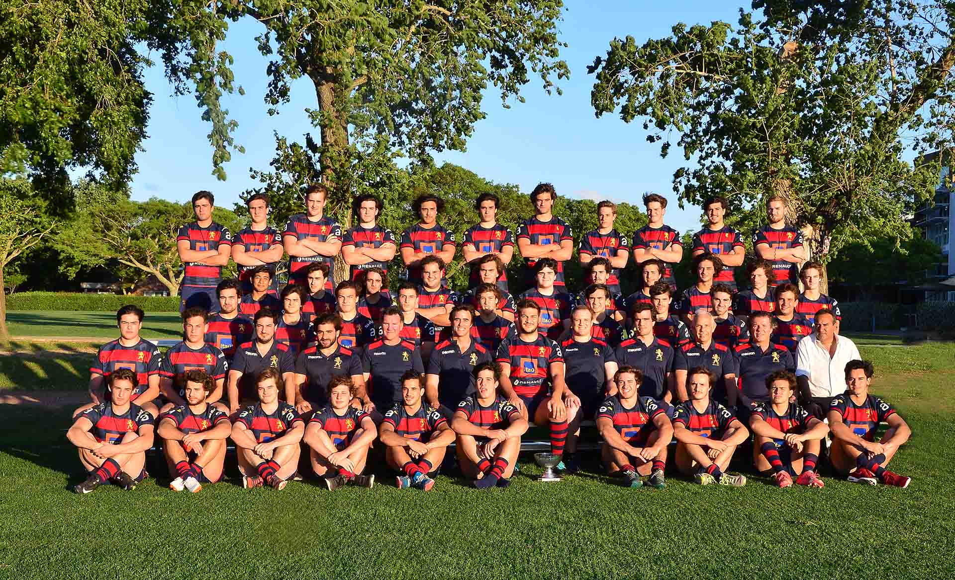 N13_JOSE_ALZUGARAY_WIDE_03_DESK