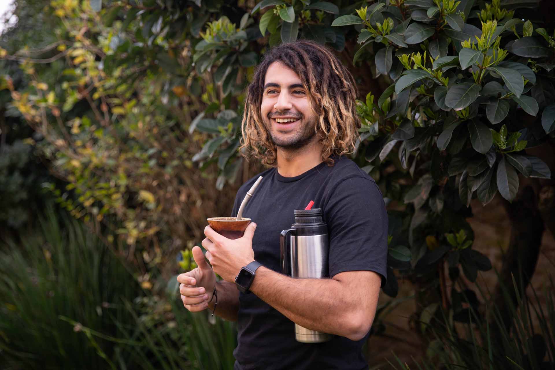 N10_JOVENES_EMPRENDEDORES_FULL_01