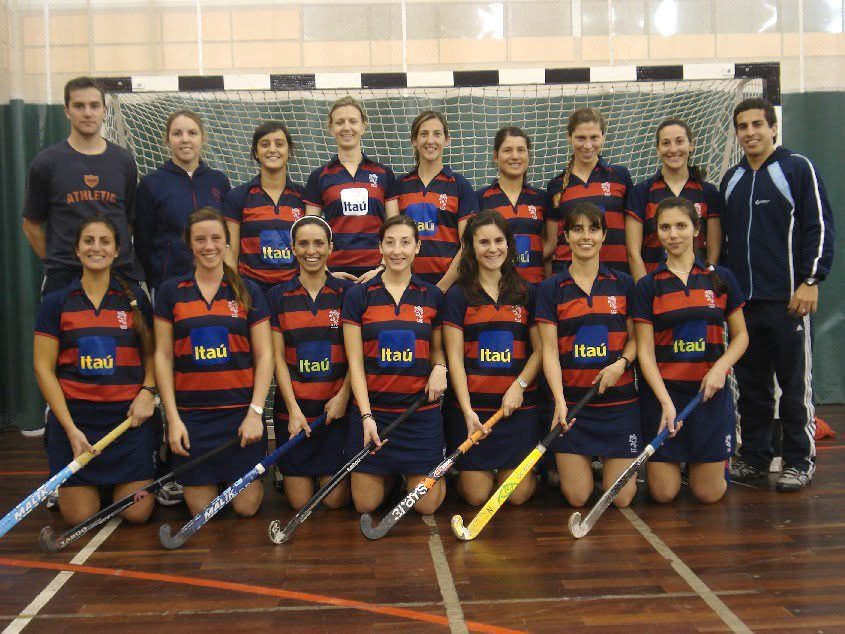 old-girls-hockey-sala